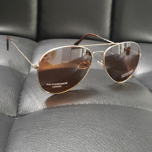 TWO PACK Aviators Gold and Silver Frames - Picture 2 of 6